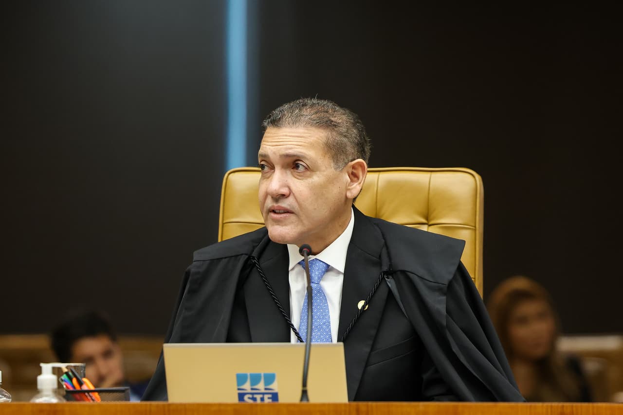 Deputados do PT acionam STF e pedem investigação contra Nunes Marques